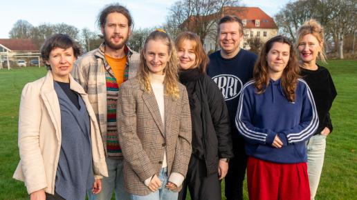 deltagare på en gräsplan